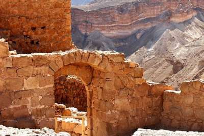 masada_ruins_with_valley.jpg